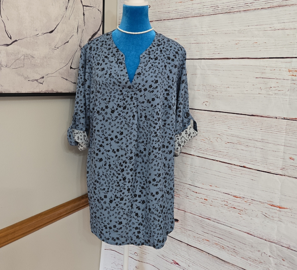 NWT Bloomchic Blue Floral Tunic Top Size 14-16